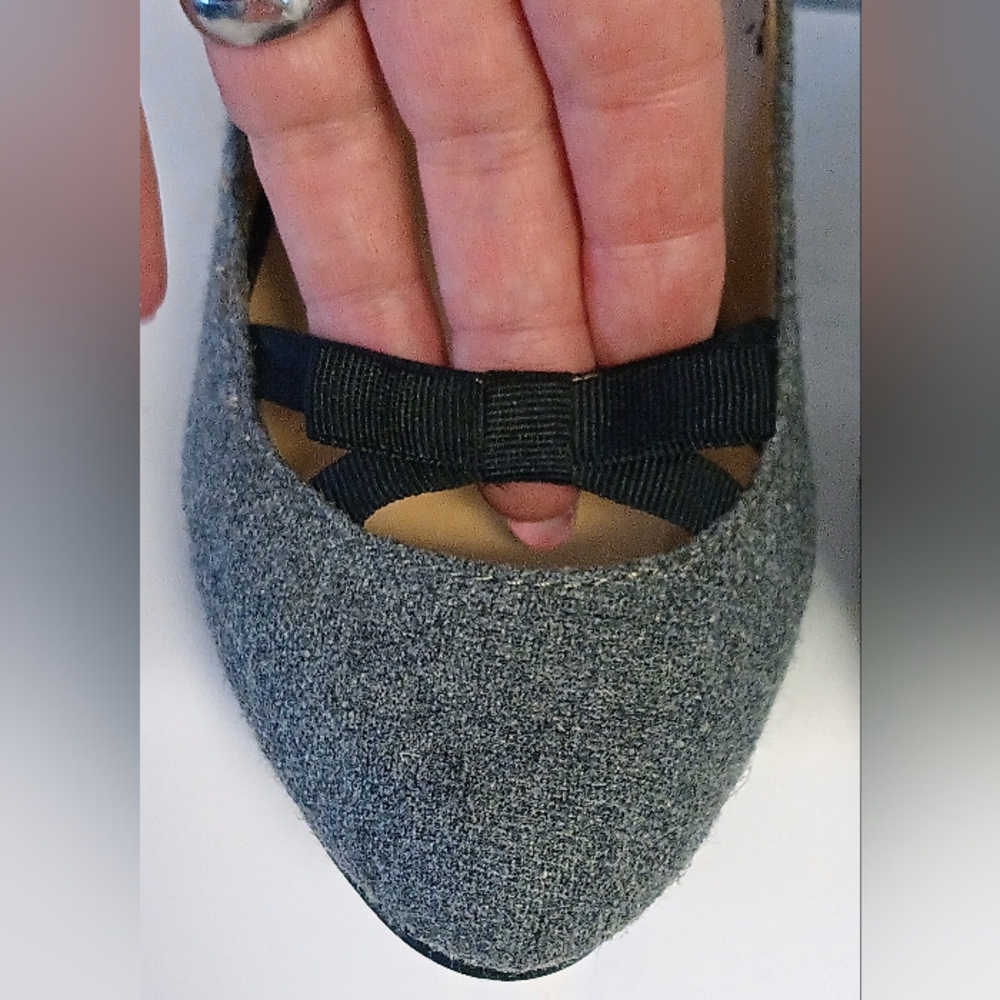 𝑳𝑪 𝑳𝒂𝒖𝒓𝒆𝒏 𝑪𝒐𝒏𝒓𝒂𝒅 𝑮𝒓𝒂𝒚 𝑭𝒂𝒃𝒓𝒊𝒄 𝑯𝒆𝒆𝒍𝒔 - Picture 5 of 11